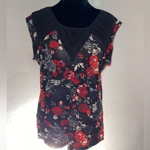 Short sleeve floral blouse. Black red and gray